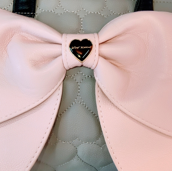 NWOT BETSEY JOHNSON Vegan Quilted Glam Garden Bow Satchel - Picture 13 of 15